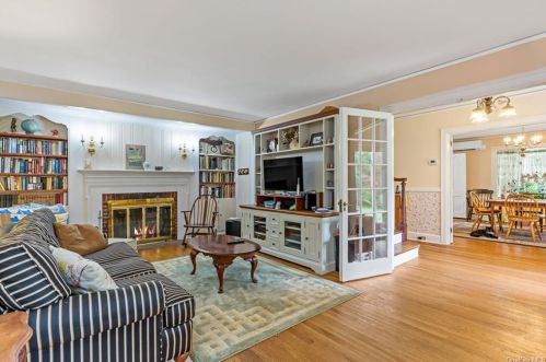 2688 Crompond Rd, Yorktown Hgts NY  10598-3130 exterior