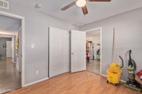 5222 41st Dr, Phoenix AZ  85019-2411 exterior