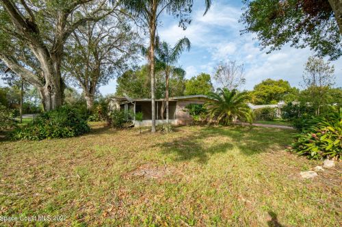 5720 Travis St, Mims, FL 32754-5816