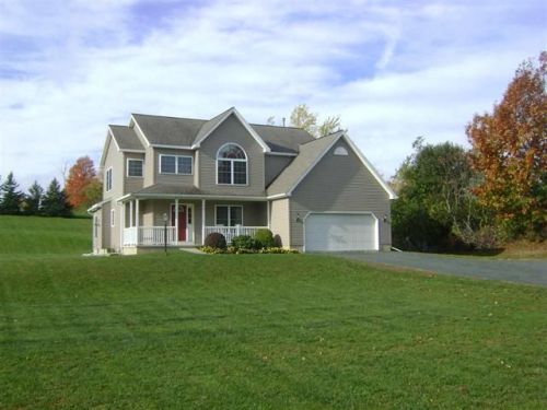 77 Weatherwax Rd, Poestenkill, NY 12140-2709