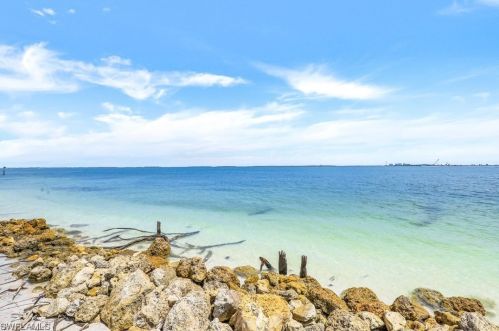 1175 Bird Ln, Sanibel FL  33957-3507 exterior