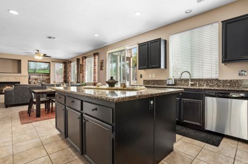 35815 Elizabeth Ln, Wildomar CA 92595-7853 exterior