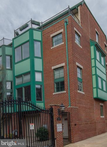 526 Christian St, Philadelphia PA  19147-4004 exterior