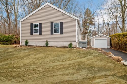 166 Pound Rd, Cumberland RI  02864-2706 exterior