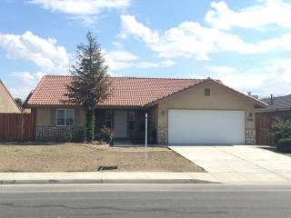 2705 Macau St, Bakersfield, CA 93313-5389