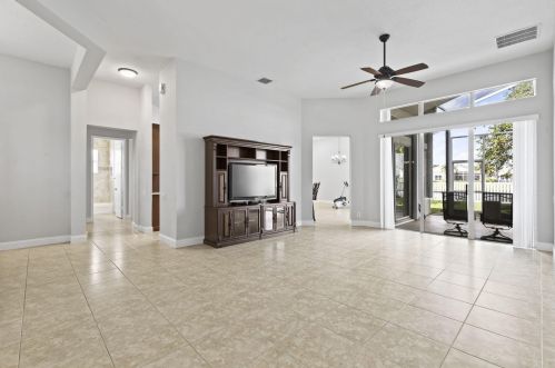 139 Magnolia Lakes Blvd, Fort Pierce, FL 34986-3568