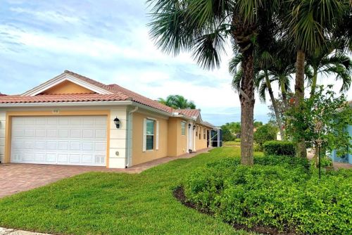 8165 Xenia Ln, Naples, FL 34114-2698