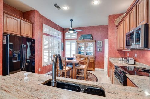 9509 Orangewood Trl, Denton TX 76207-8623 exterior