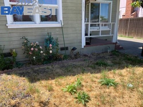 391 105th Ave, Oakland, CA 94603-2956