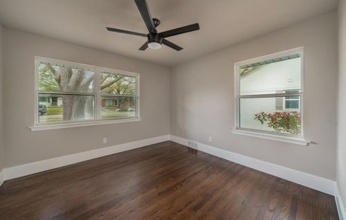 721 James Dr, Richardson TX  75080-6028 exterior