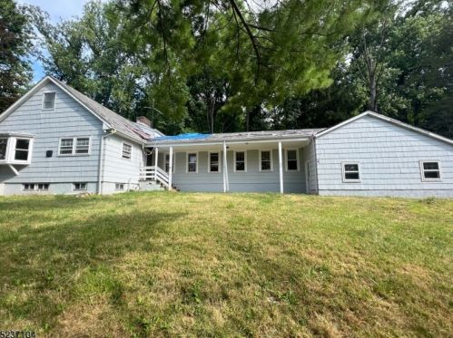 12 Jessica Ln, Warren NJ  07059-7107 exterior
