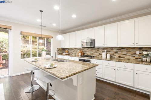 3551 Pinot Noir Ct, Pleasanton CA  94568-2556 exterior