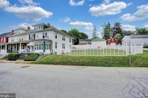 119 Keener Ave, Red Lion, PA 17356-1607