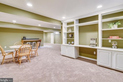 527 Rugby Ct, Purcellville VA  20132-3415 exterior