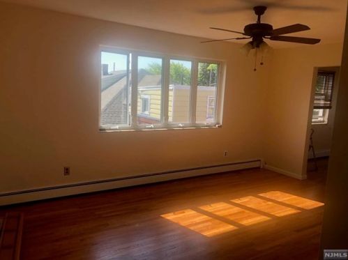 257 Desoto Pl, Cliffside Park NJ  07010-1046 exterior