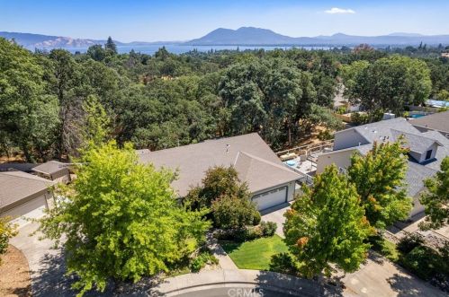 2230 Oakcrest Dr, Lakeport, CA 95453-3032