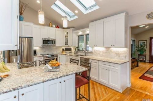 523 Richmond Rd, Hempstead, NY 11554-2230