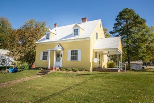 502 Park St, Lawrenceville, VA 23868-1524