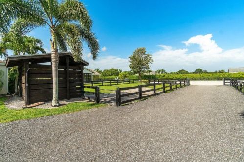 2904 Appaloosa Trl, West Palm Beach FL  33414-7639 exterior