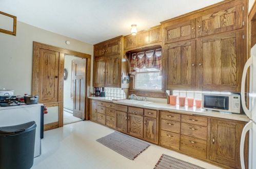 204 Maple St, Glenwood City WI  54013-8539 exterior