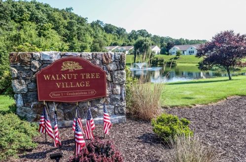 73 Elizabeth Cir, Sandy Hook CT  06482-1091 exterior