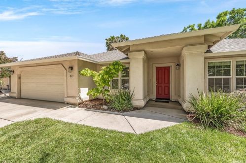 213 Crater Lake Dr, Chico, CA 95973-5859