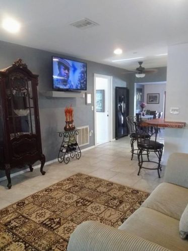 6960 52nd St, Pinellas Park, FL 33781-5742