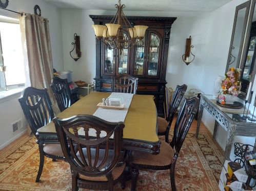 37 Bobcat Ln, Strongs Neck, NY 11733-3602