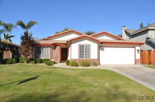 9208 Buckingham Way, Bakersfield, CA 93312-4062