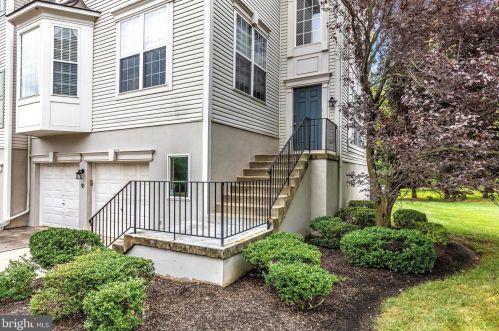 9 Almond Ct, Miquon, PA 19444-2500