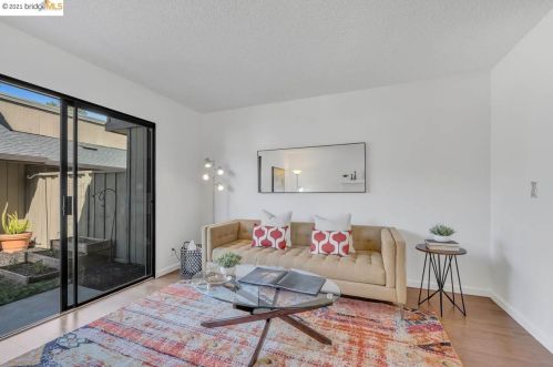 2978 Estates Ave, Pinole, CA 94564-1463