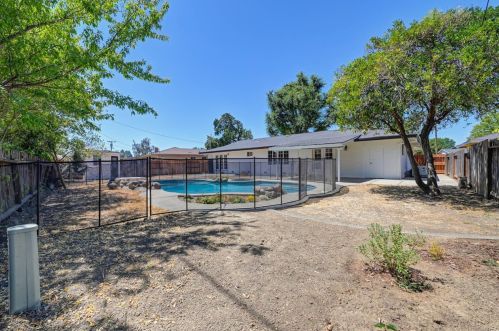 855 B St, Liberty Farms CA  95620-3311 exterior