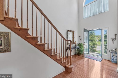 2 Kirby Cir, Princeton NJ  08540-7902 exterior