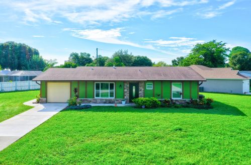610 Marion Ave, Fort Pierce, FL 34983-1558