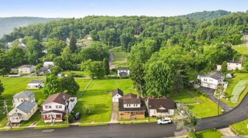 37 Decker St, Monongahela, PA 15063-1827