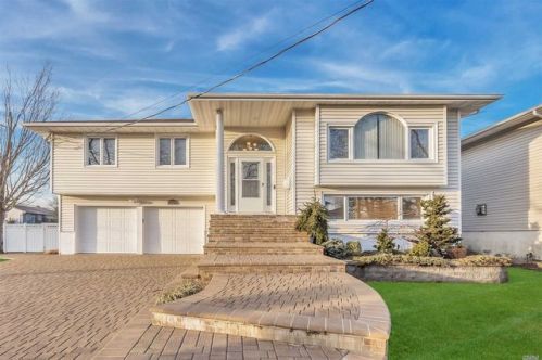 2455 Randy Ln, North Bellmore, NY 11710-5124