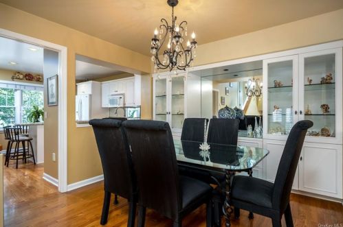 24 Brookridge Ct, Rye Brook NY  10573-3436 exterior