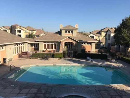 1360 Shady Ln, Turlock CA  95382-7401 exterior