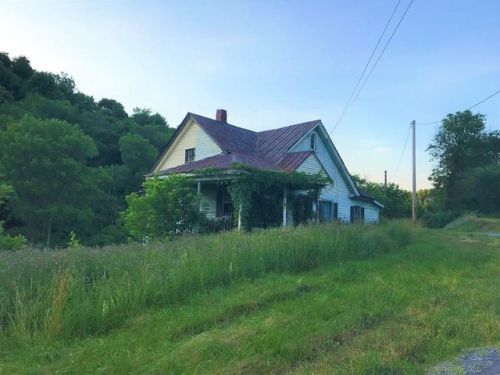 6995 Lee Hwy, Atkins, VA 24311-3259