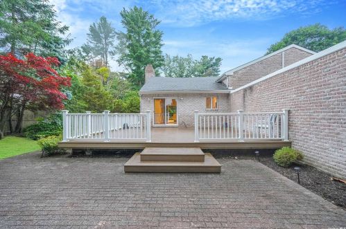 53 Rogues Path, Huntington Station NY  11746-2736 exterior