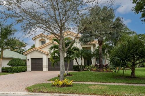 4444 La Paloma Dr, Palm City, FL 34990-7946