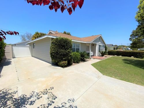 2115 Pattiz Ave, Long Beach, CA 90815-3550