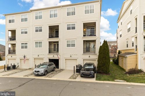 43589 Mcdowell Sq, Leesburg VA  20176-6528 exterior