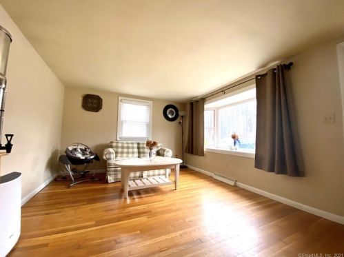 4 Poulin Dr, Putnam CT  06260-1010 exterior