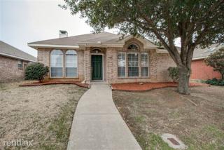 1406 Stella Dr, Lewisville TX  75067-4257 exterior