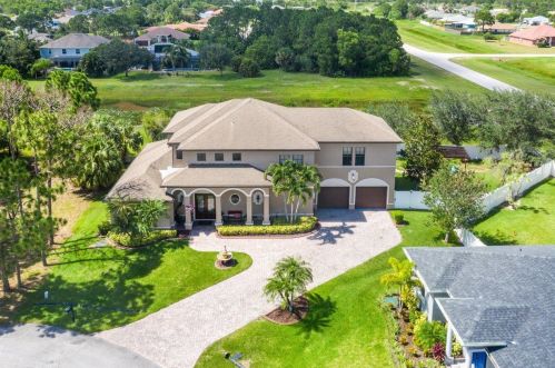 5811 Blue Bonnet Ct, Fort Pierce FL  34986-4186 exterior