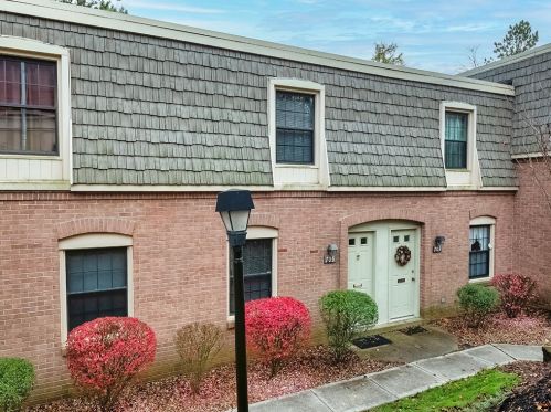 705 Pennsbury Blvd, Pittsburgh, PA 15205-1621