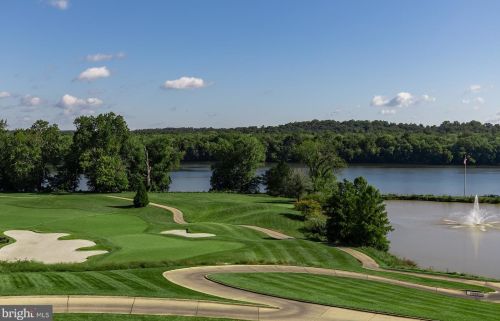 18345 Mid Ocean Pl, Leesburg VA 20176-7451 exterior