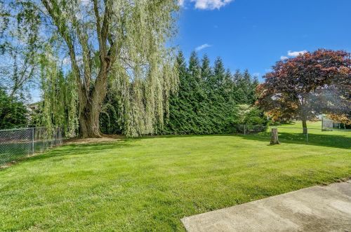 1075 Chenonceaux Dr, Marion OH  43302-6734 exterior