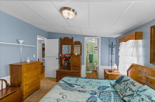 1525 Pleasant St, Tavares FL  32778-4001 exterior